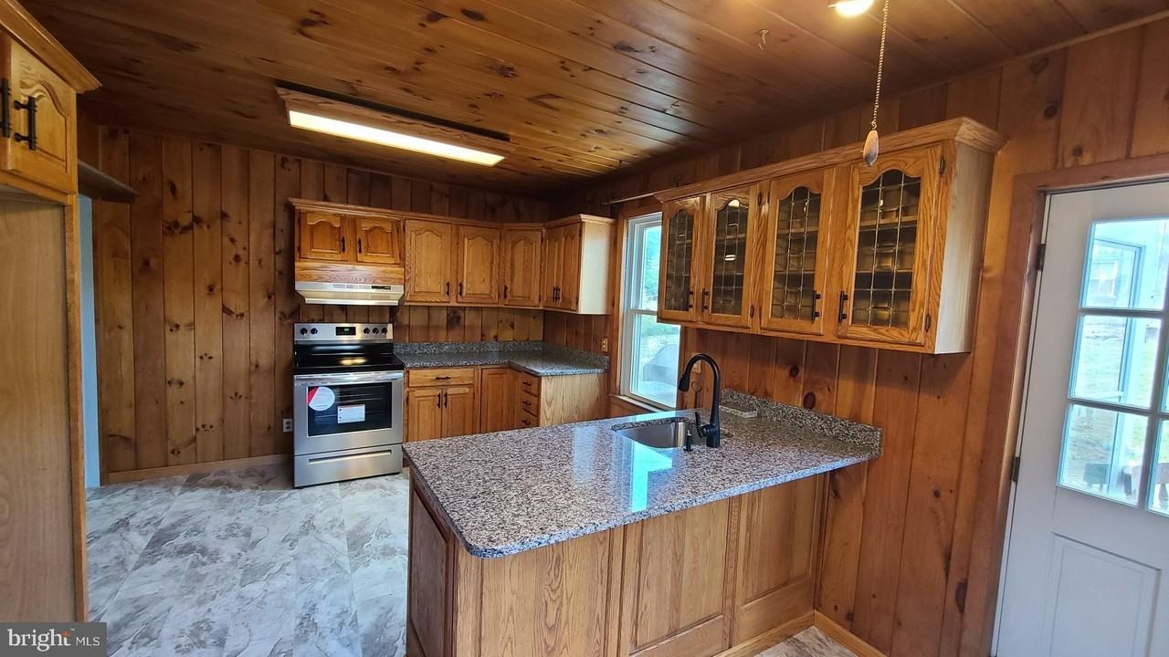 3213 WALNUT Street - Photo 5 of 21