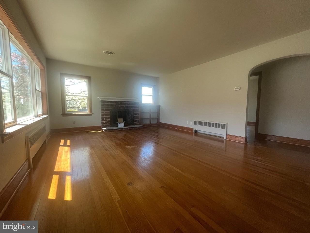 300 Harrison Ave - Photo 2 of 34