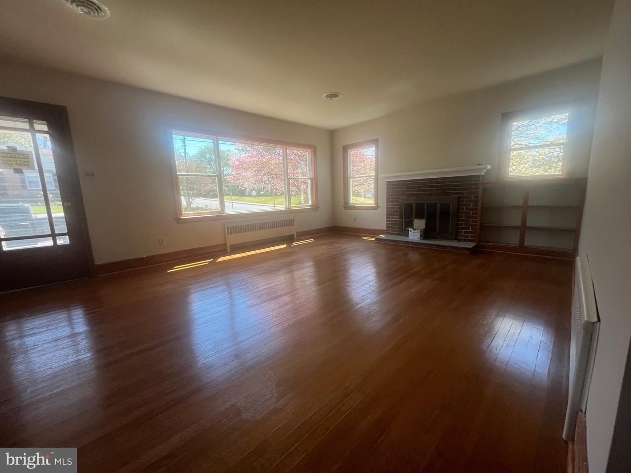 300 Harrison Ave - Photo 3 of 34