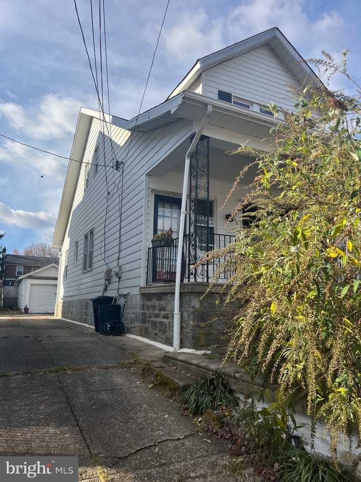 1808 Griffith St - Photo 2 of 5