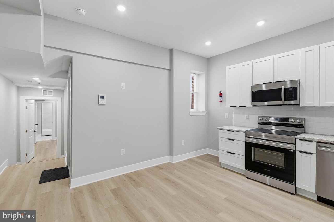 856 N 19th St #4 - Photo 4 of 20