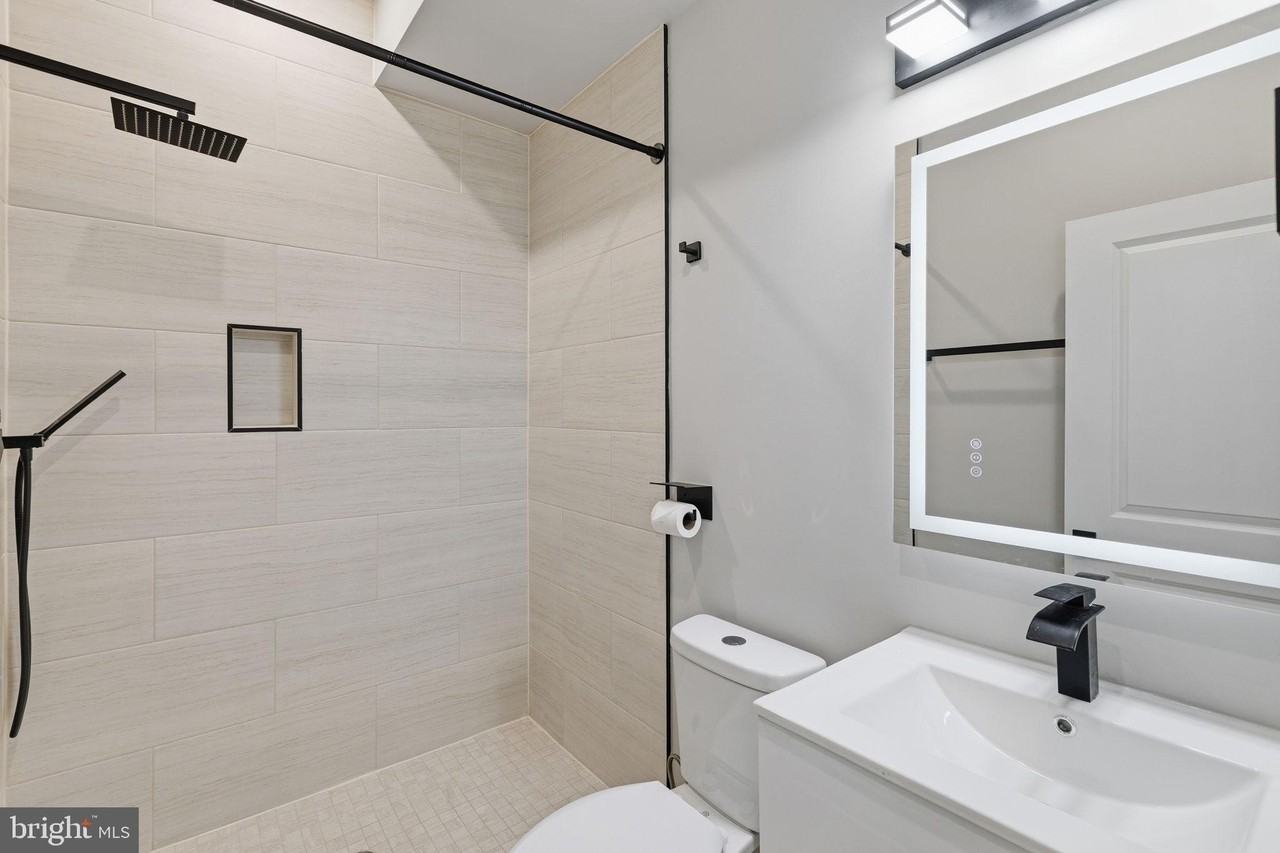 856 N 19th St #4 - Photo 6 of 20