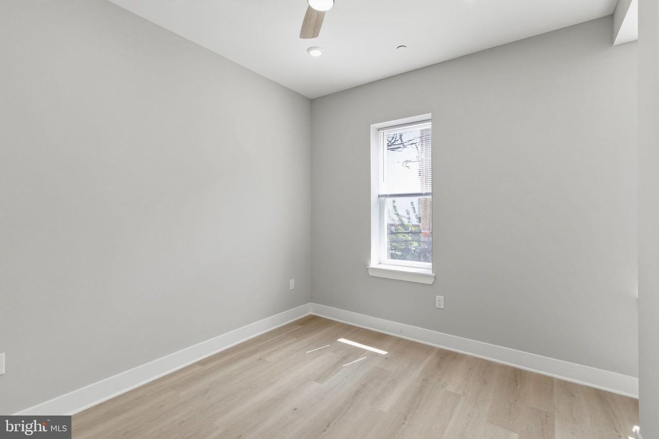 856 N 19th St #4 - Photo 7 of 20