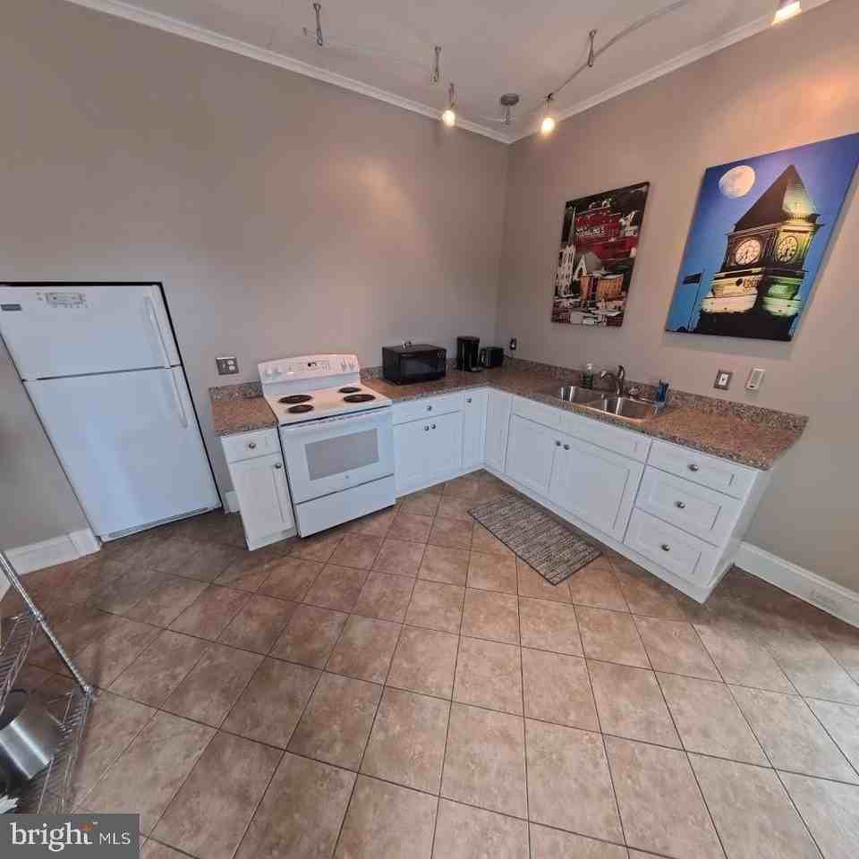 3 S Sillyman St - Photo 4 of 15