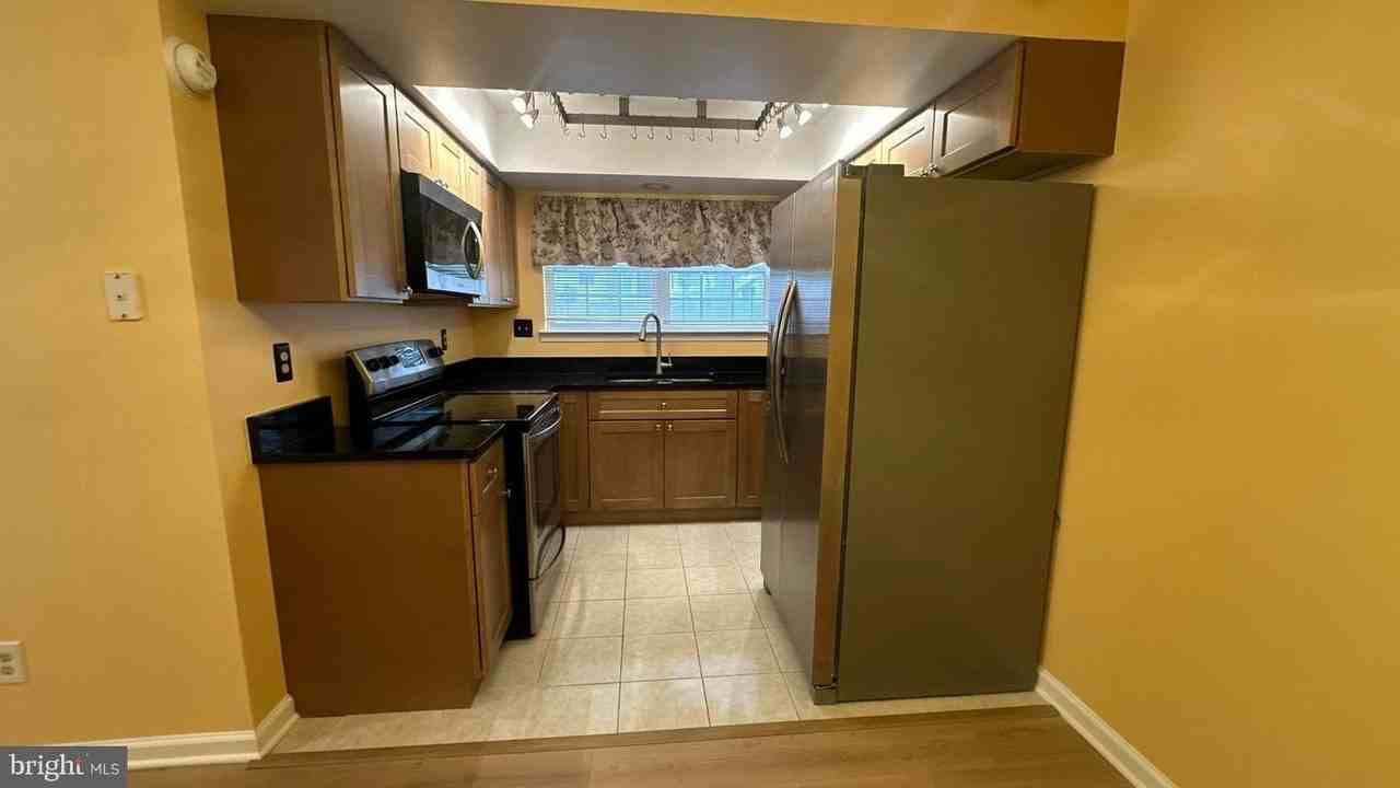 12107 Green Ledge Ct #102 - Photo 6 of 28