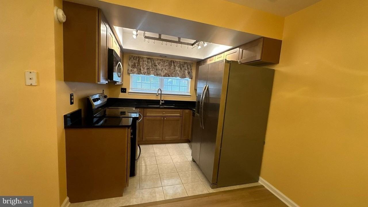 12107 Green Ledge Ct #102 - Photo 7 of 28