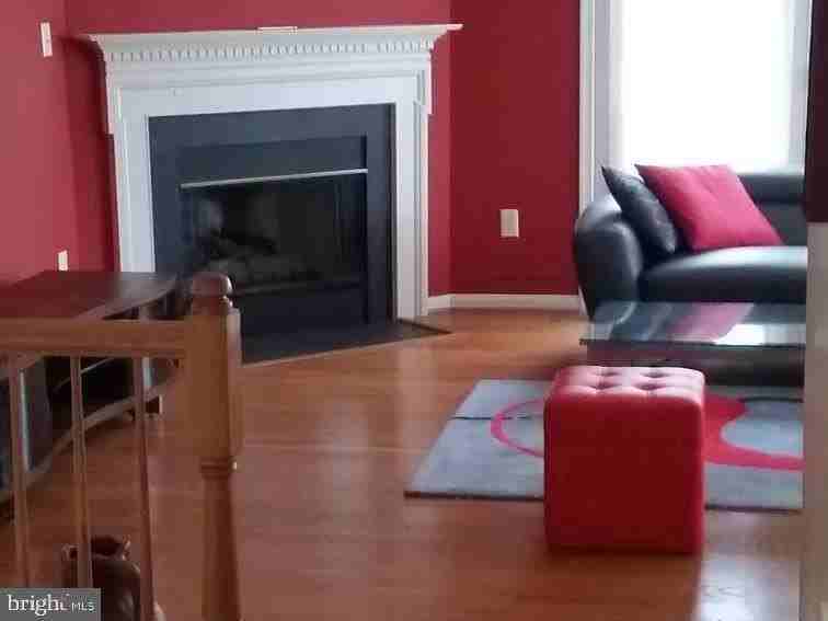 5520 Jowett Ct - Photo 3 of 6