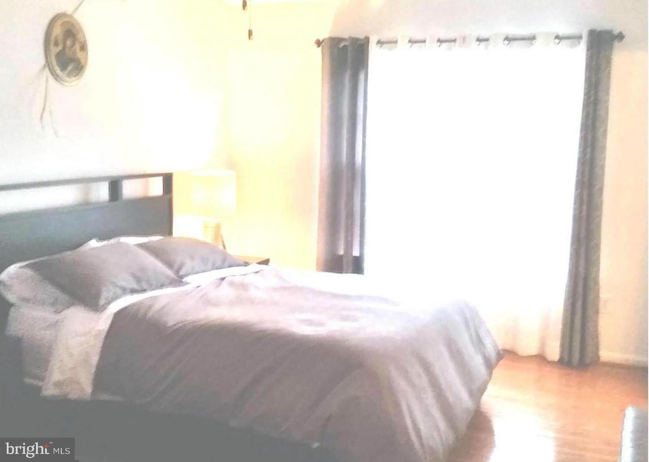 5520 Jowett Ct - Photo 4 of 6