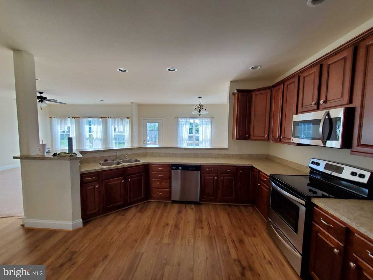233 Kanter Dr - Photo 6 of 40