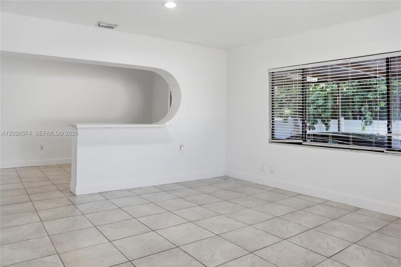 1330 Sw 74th Ct - Photo 2 of 8