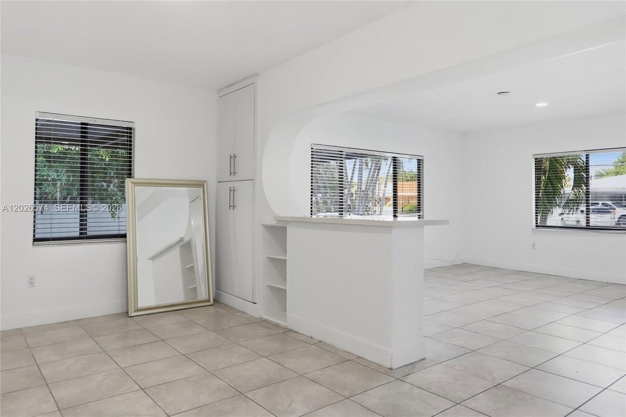 1330 Sw 74th Ct - Photo 5 of 8