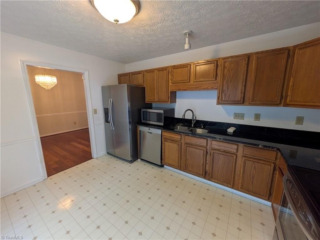 6008 Yeaton Glen Dr - Photo 4 of 26
