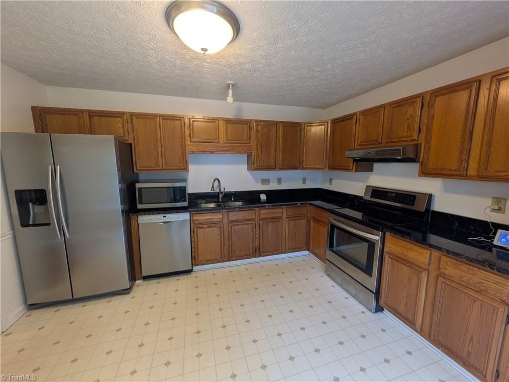 6008 Yeaton Glen Dr - Photo 5 of 26