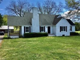 featured image of 2459 Griffith Rd