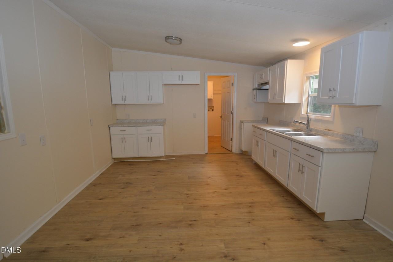 7005 Hodge Rd - Photo 4 of 11