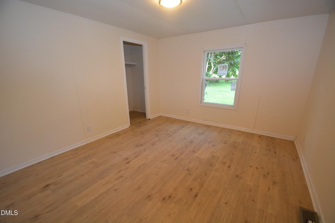 7005 Hodge Rd - Photo 5 of 11