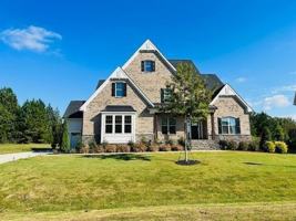 featured image of 1717 Banks View Dr