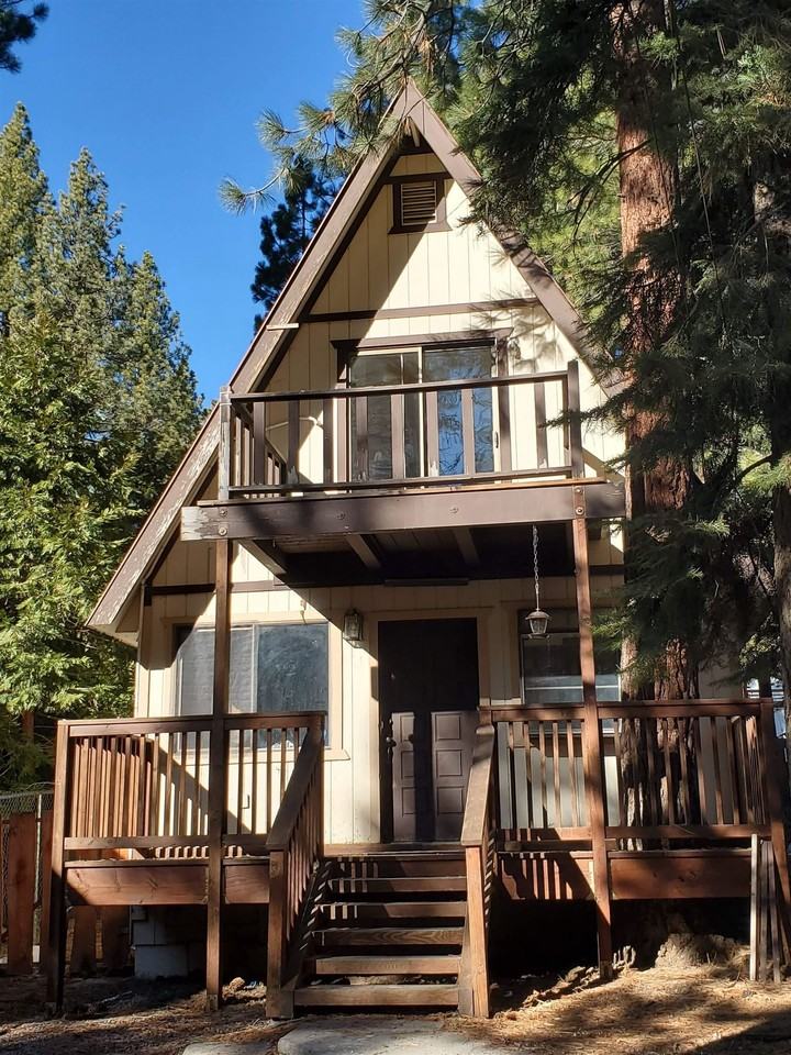 8695 Golden Ave - Photo 2 of 21