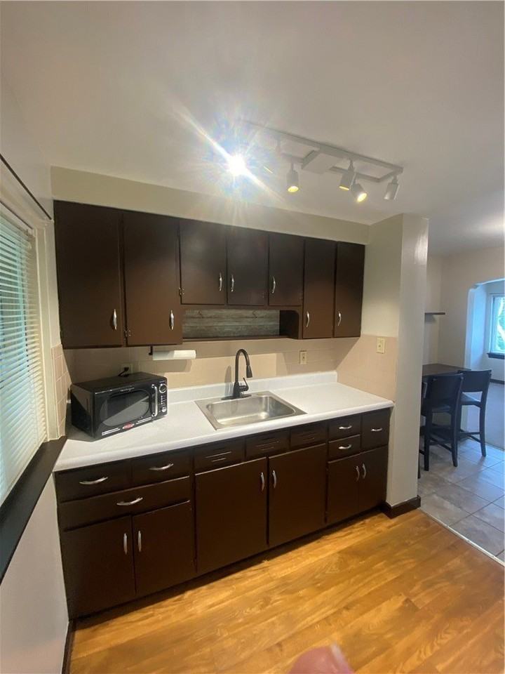 91 N Starr Ave #2 - Photo 3 of 16