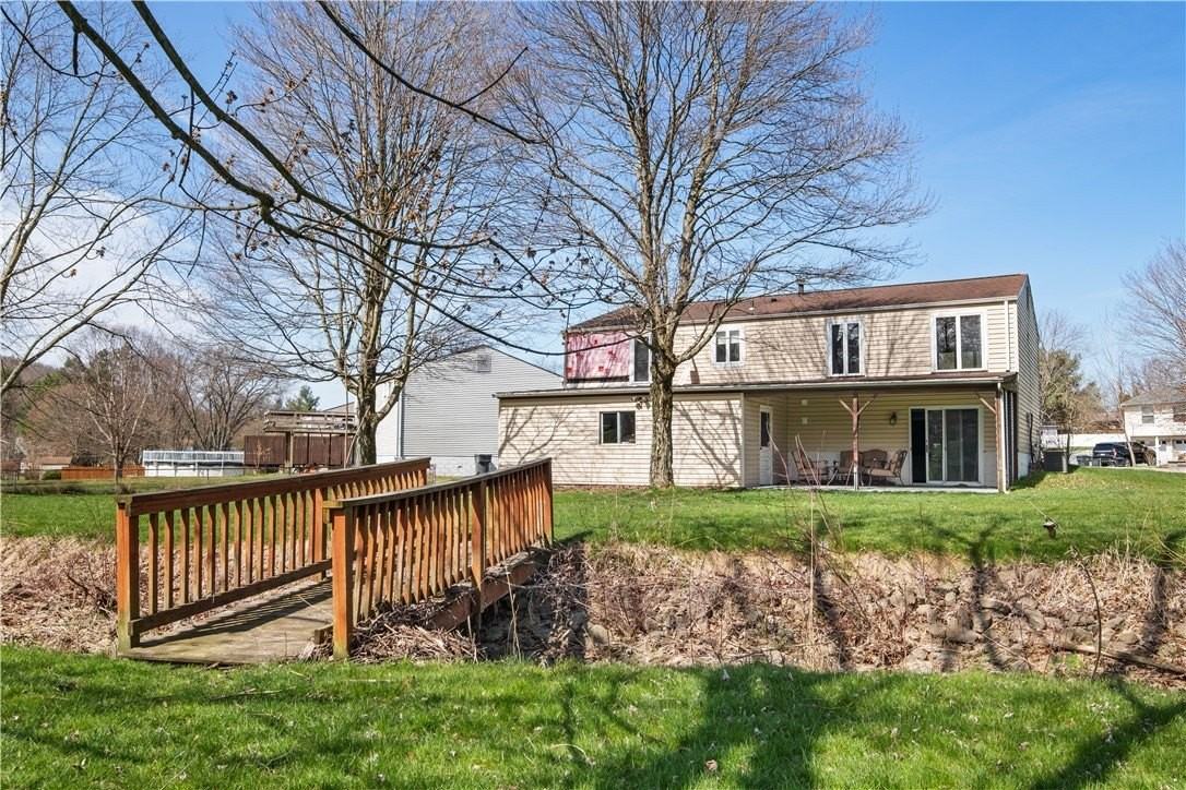 16 Wheatfield Dr - Photo 2 of 29
