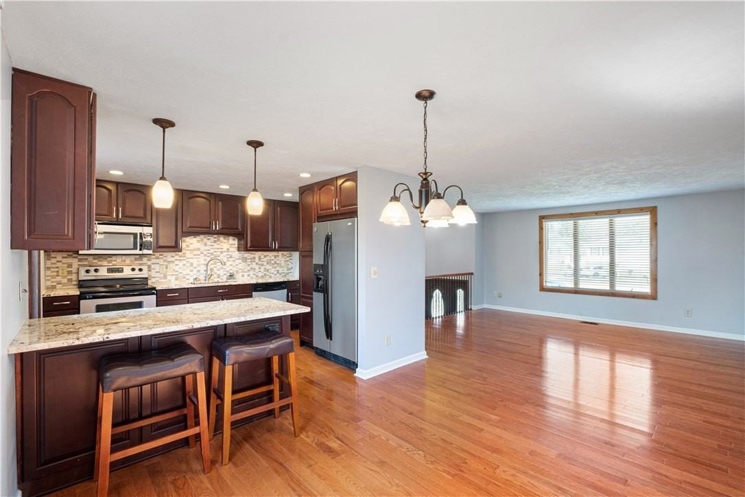 16 Wheatfield Dr - Photo 3 of 29