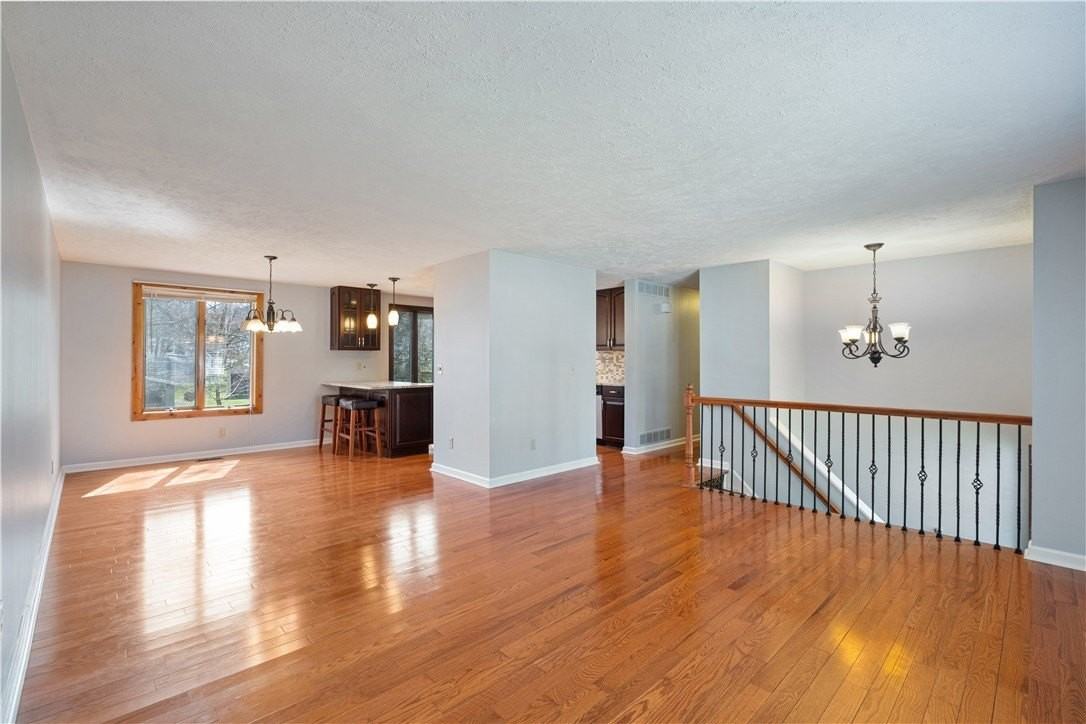 16 Wheatfield Dr - Photo 4 of 29