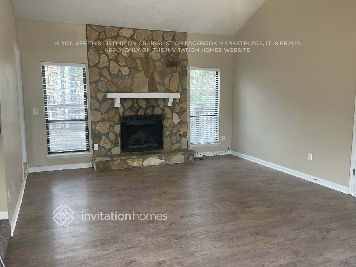 2055 Brookstone Ct - Photo 2 of 13