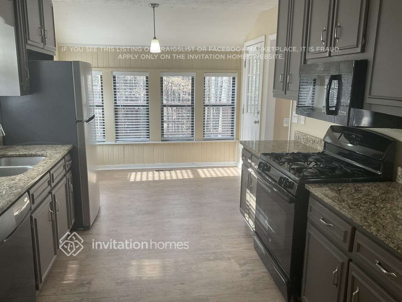 2055 Brookstone Ct - Photo 3 of 13