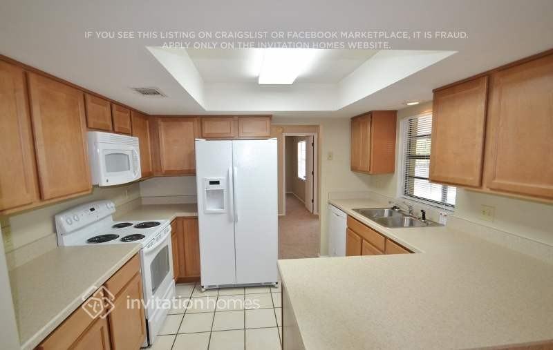 2931 Autumnwood Trl - Photo 2 of 10