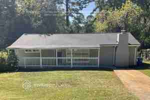 featured image of 3473 Pinehill Dr