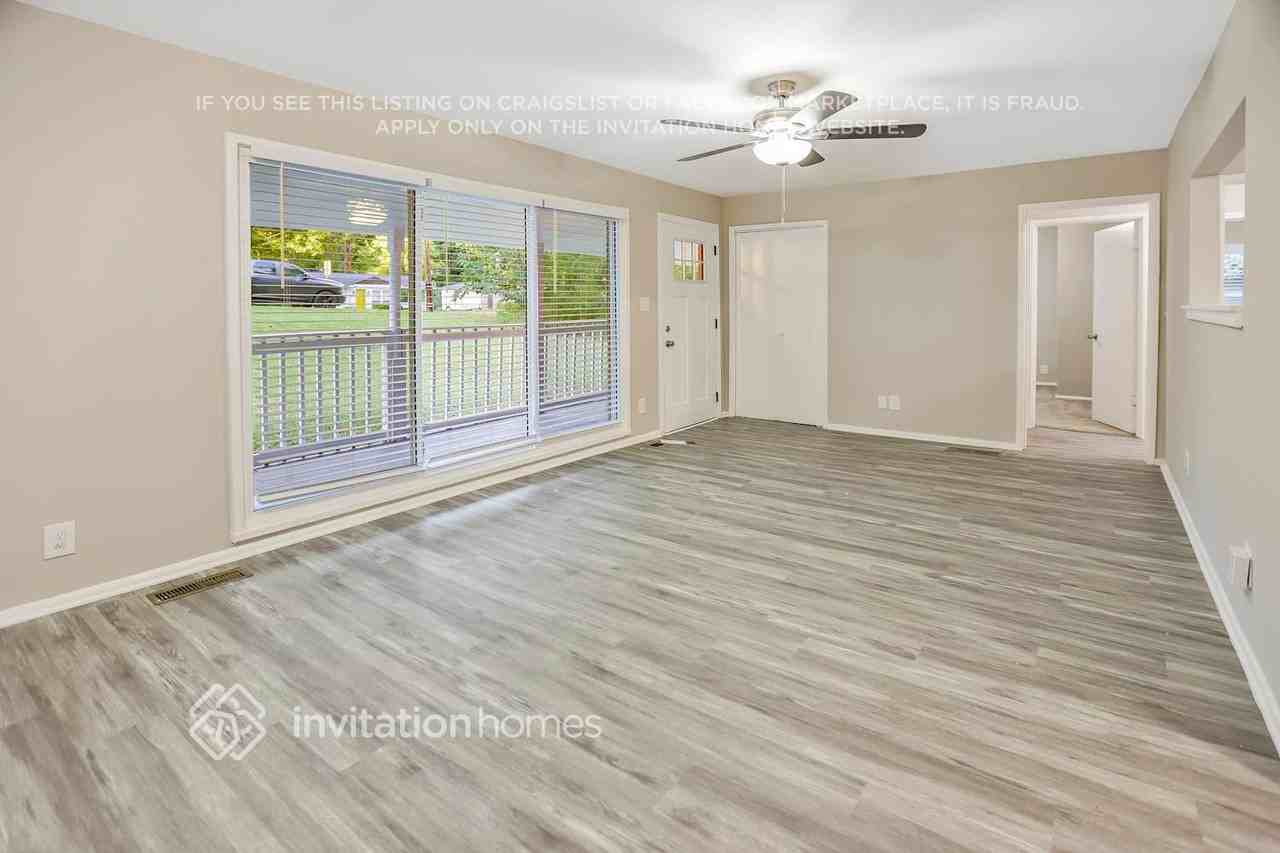3473 Pinehill Dr - Photo 2 of 18