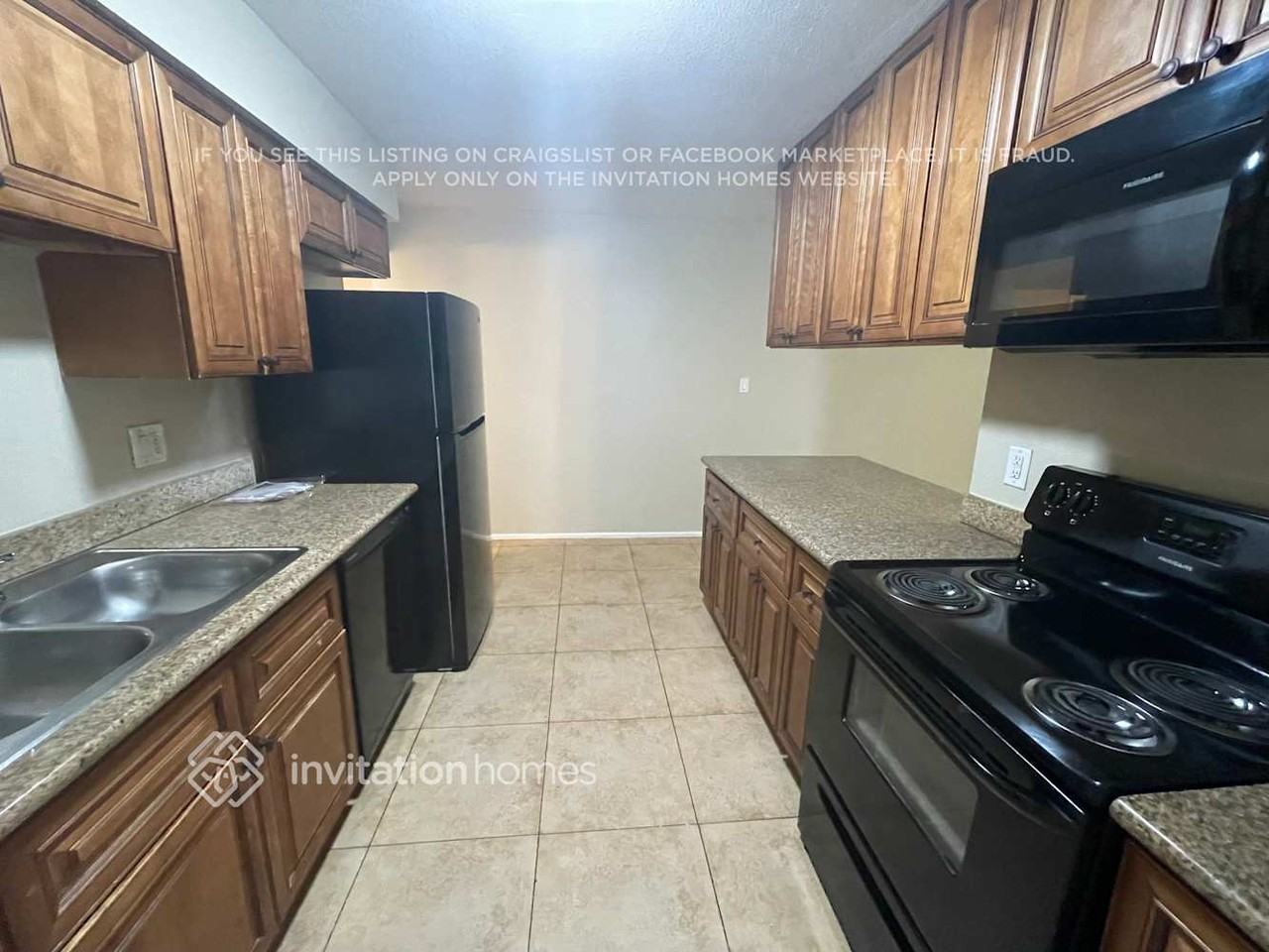 823 W 17th Pl - Photo 6 of 14