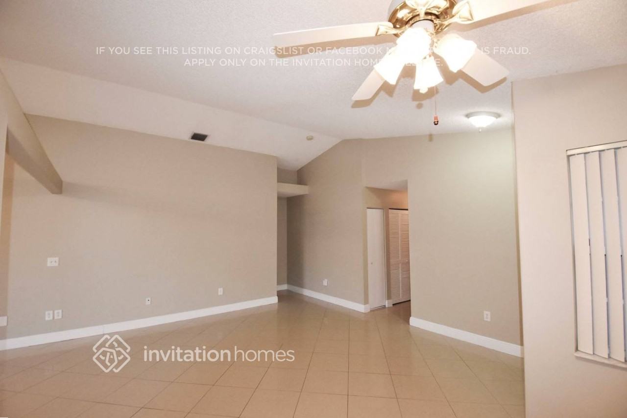 1544 Nw 158th Ave - Photo 2 of 12