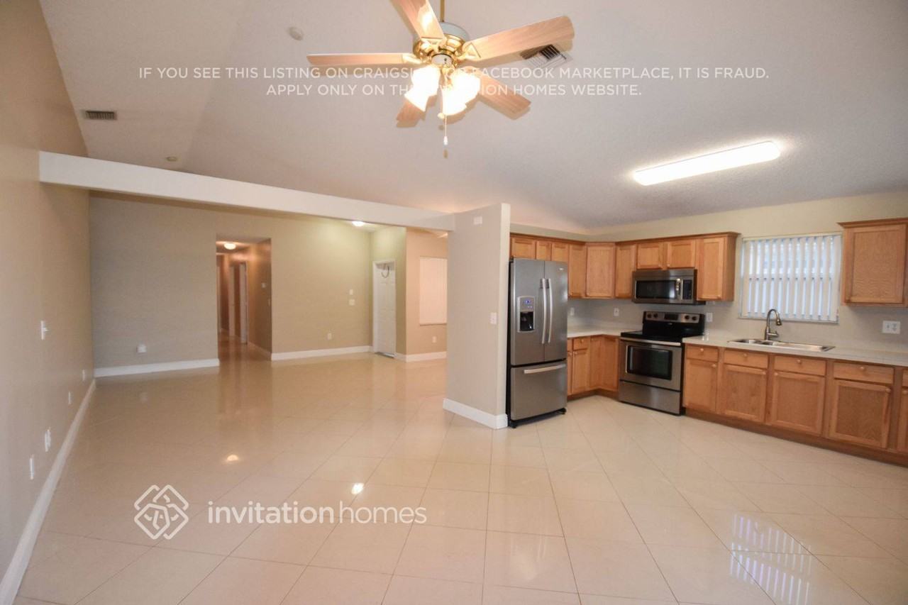 1544 Nw 158th Ave - Photo 4 of 12