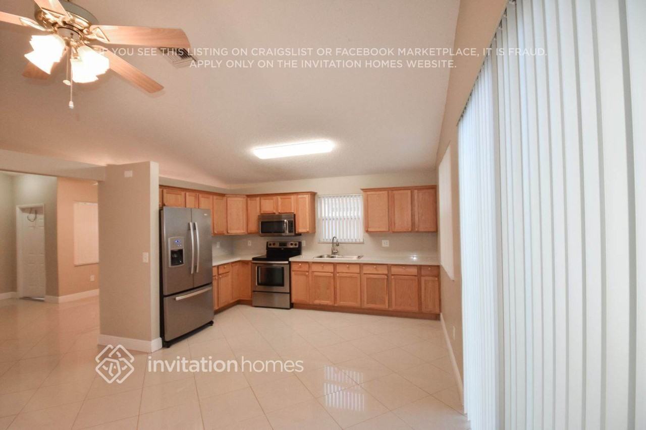 1544 Nw 158th Ave - Photo 5 of 12