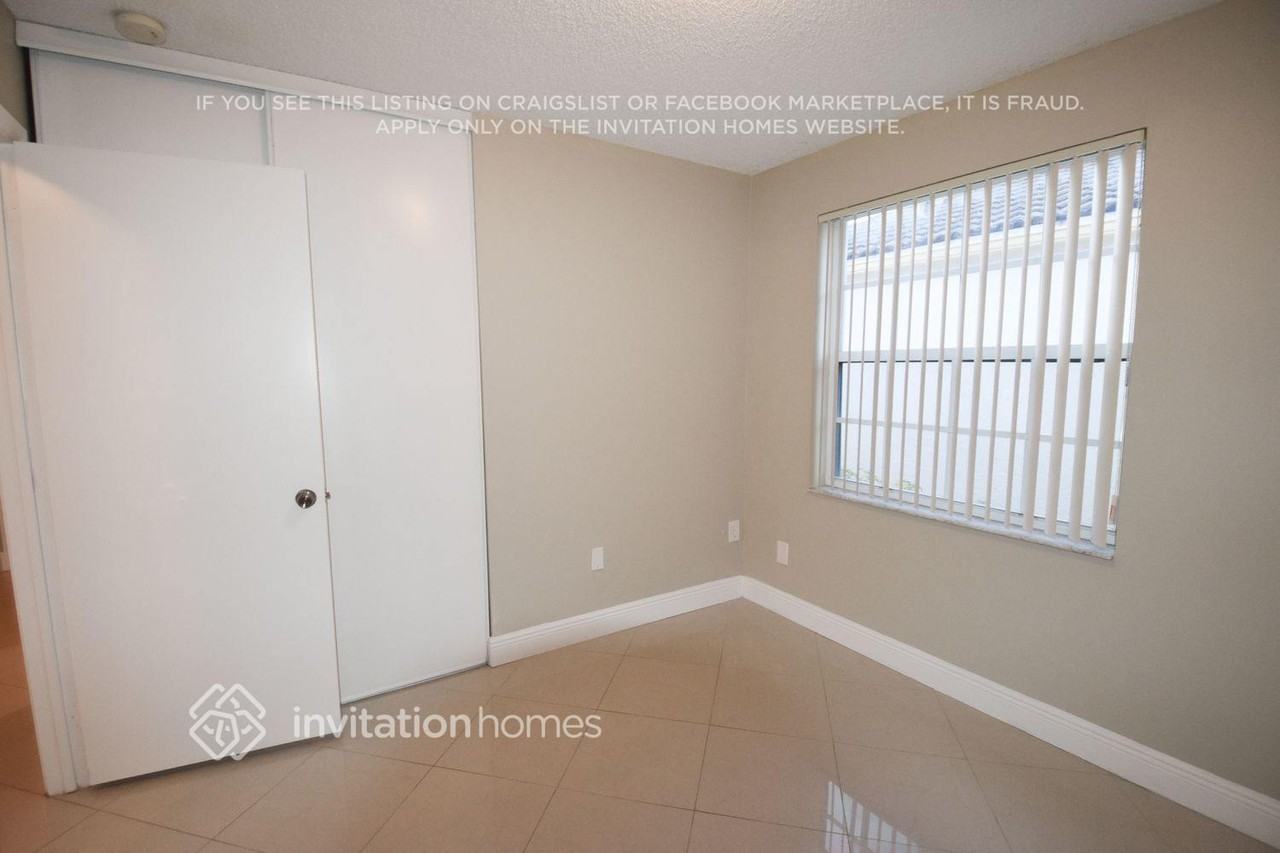 1544 Nw 158th Ave - Photo 6 of 12