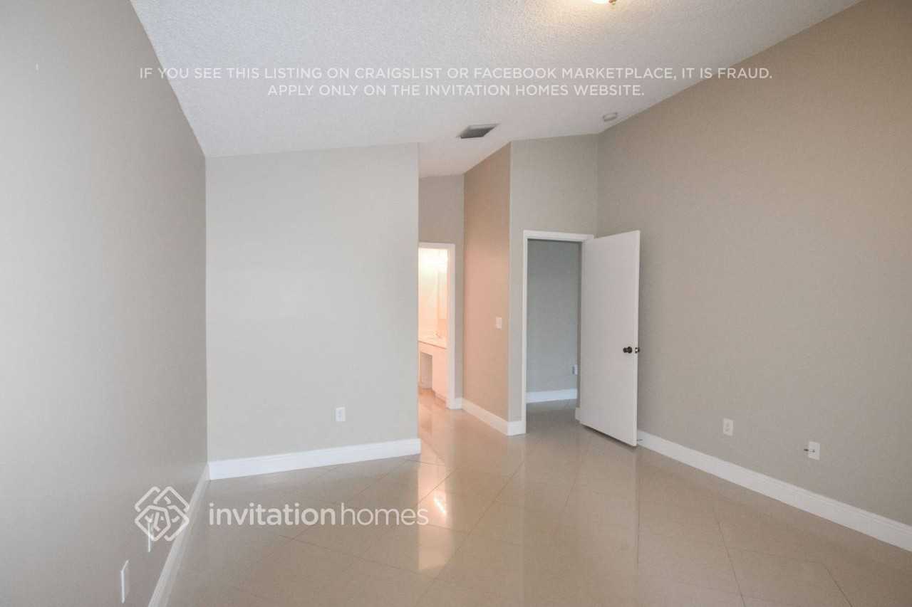 1544 Nw 158th Ave - Photo 7 of 12
