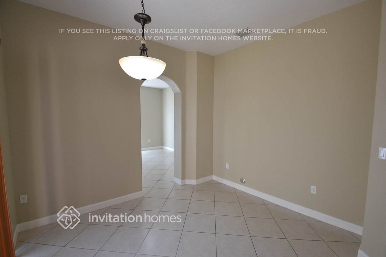 18301 Nw 89th Ave - Photo 2 of 16