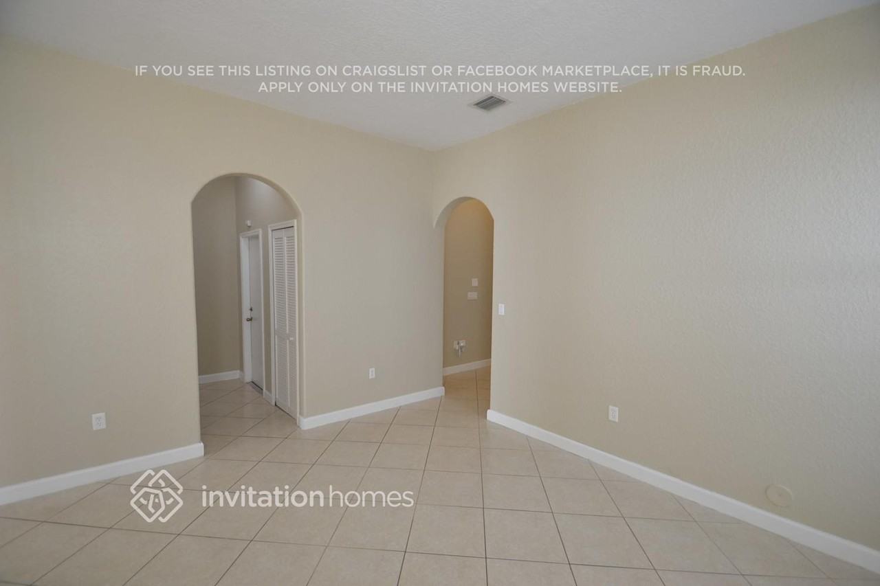 18301 Nw 89th Ave - Photo 3 of 16