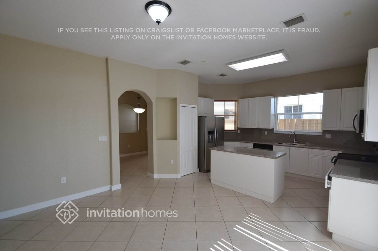 18301 Nw 89th Ave - Photo 6 of 16