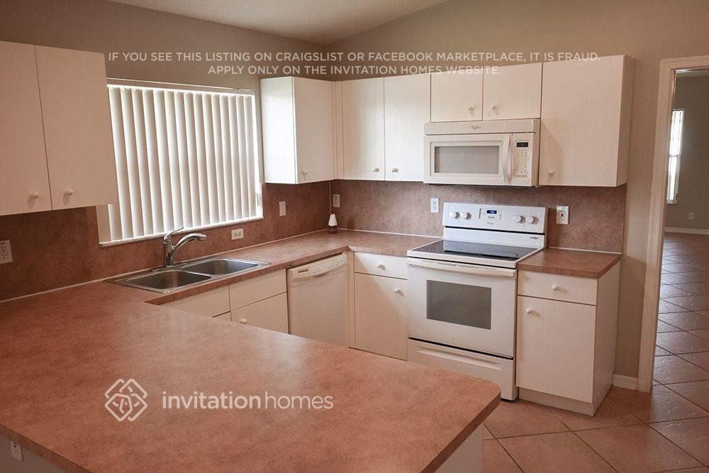950 Sw 164th Ave - Photo 3 of 9