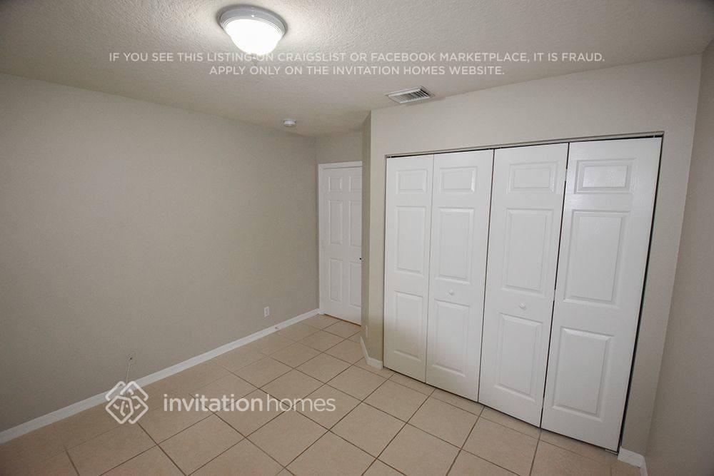 950 Sw 164th Ave - Photo 4 of 9