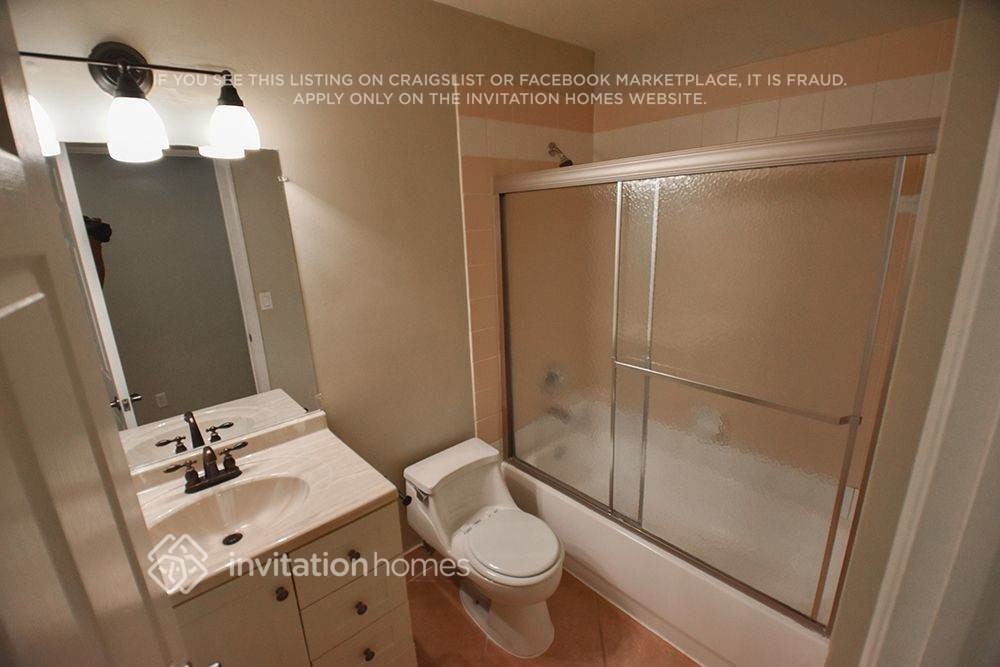 950 Sw 164th Ave - Photo 5 of 9