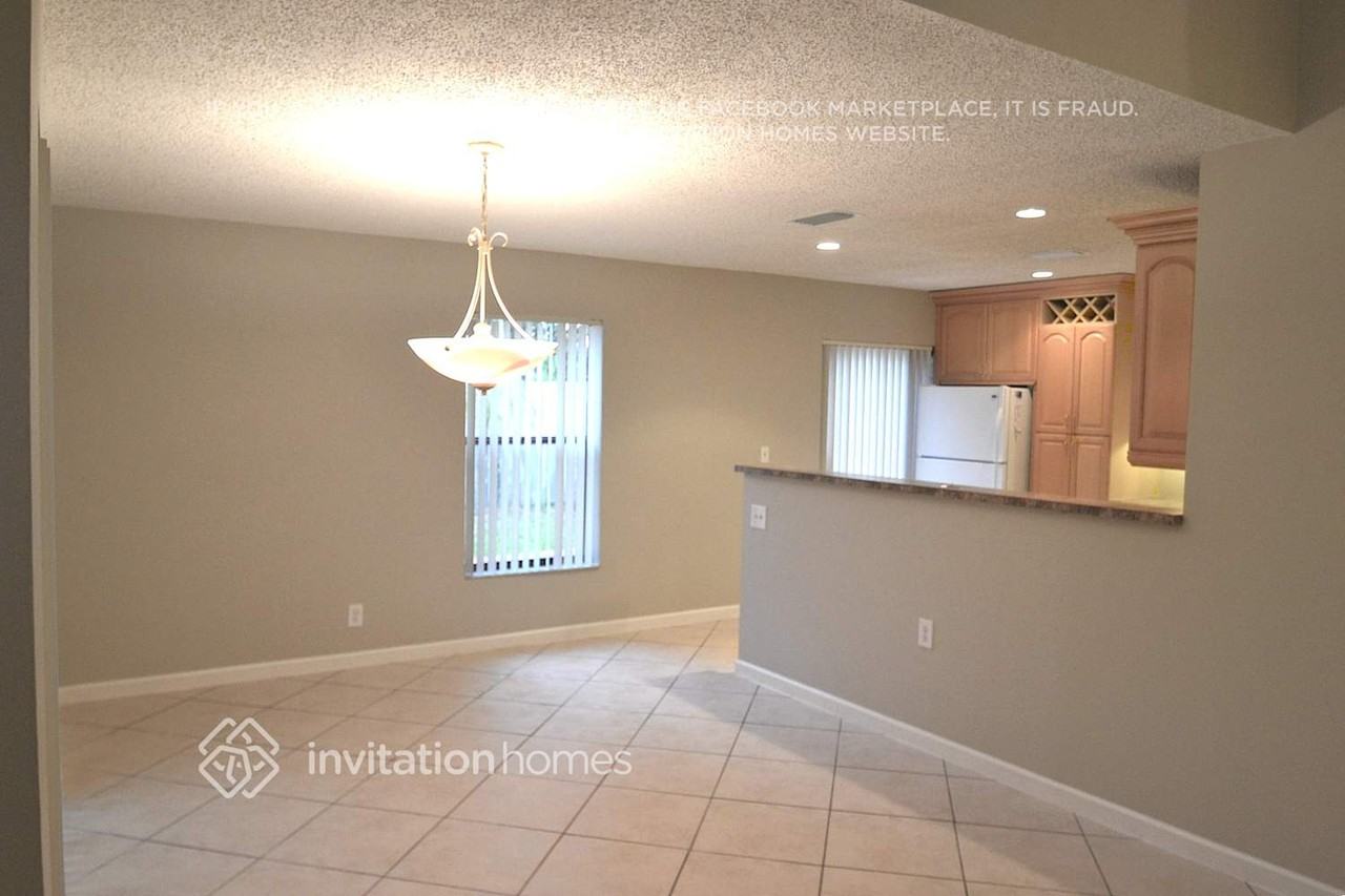 39 Forest Cir - Photo 3 of 11