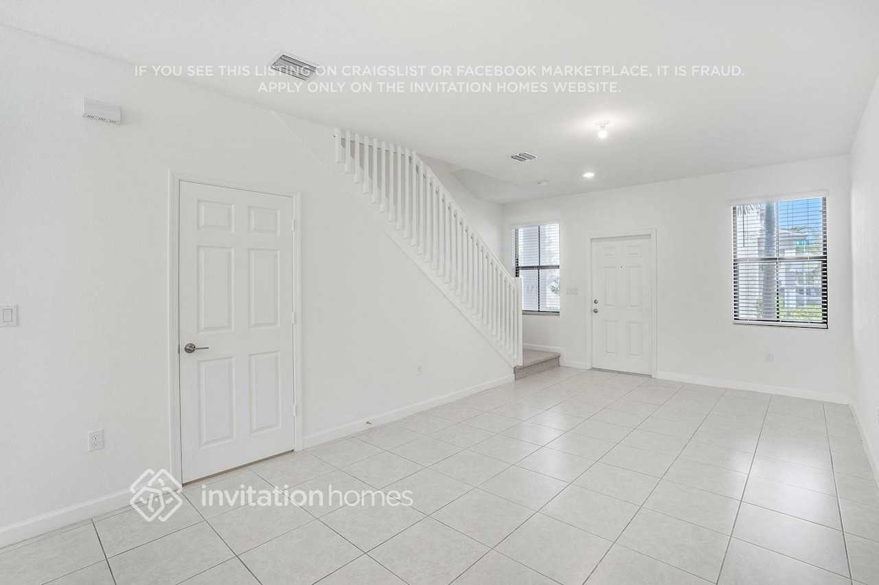 2839 Swterr - Photo 2 of 23