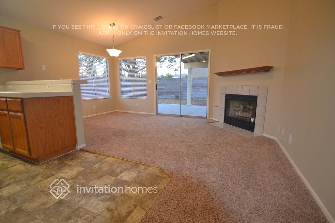 941 Chaps Cir - Photo 3 of 12