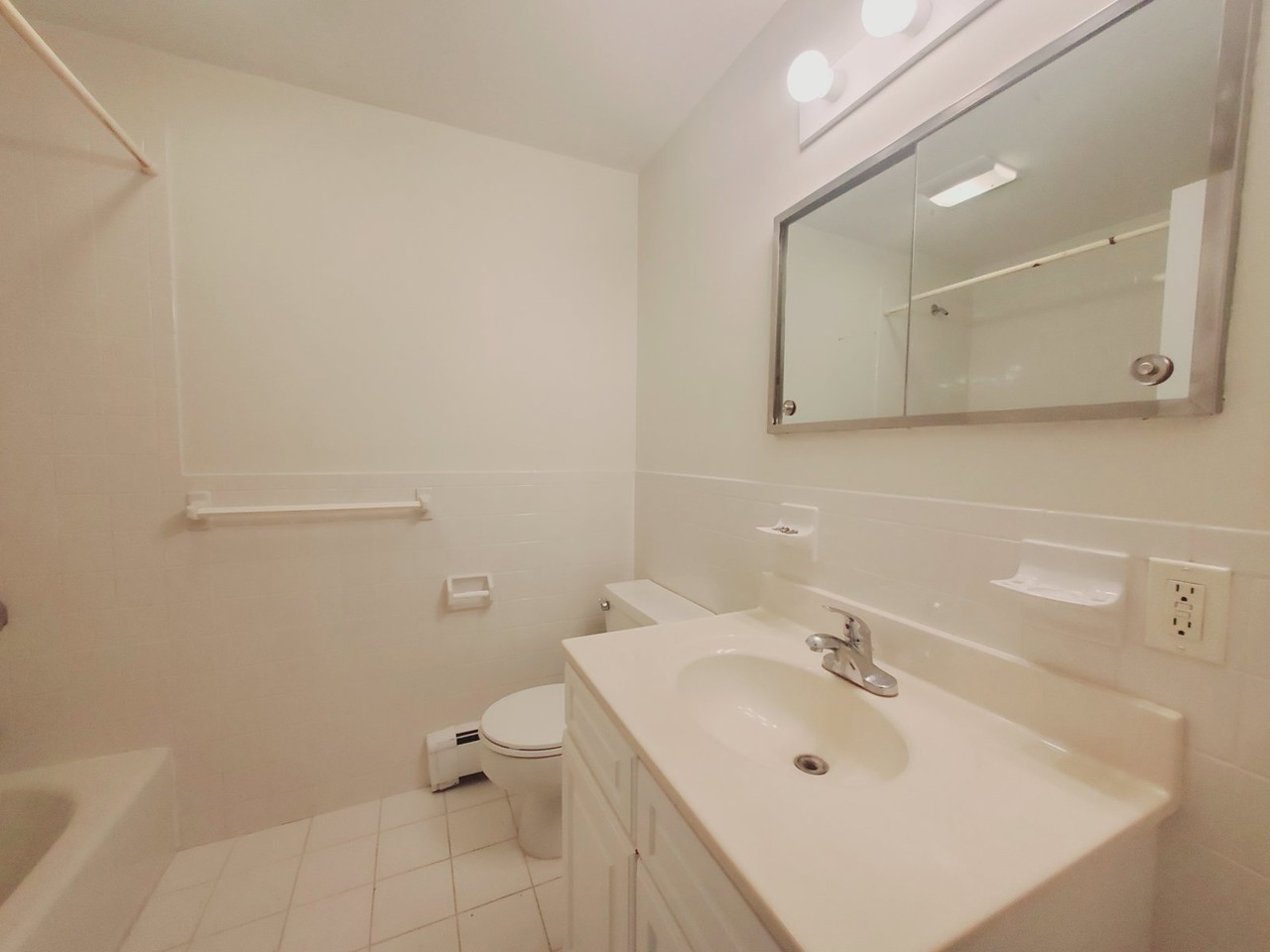 15 Elmwood St - Photo 6 of 8