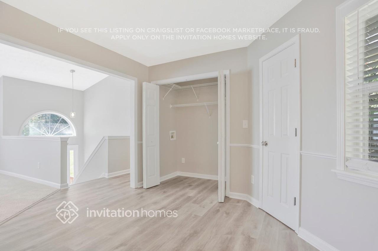 301 Willow Ln - Photo 6 of 27