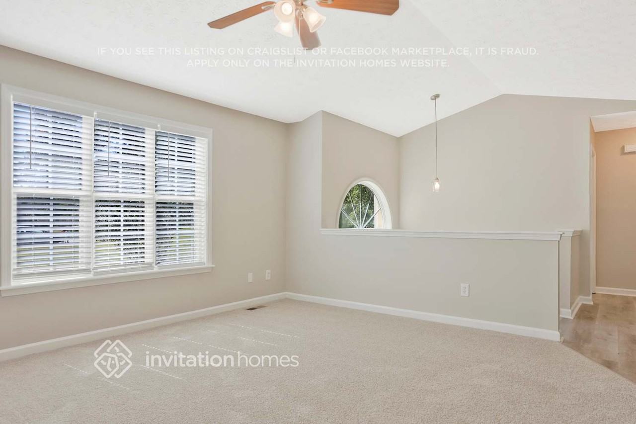 301 Willow Ln - Photo 7 of 27