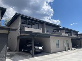 featured image of 720 N Walnut St #08
